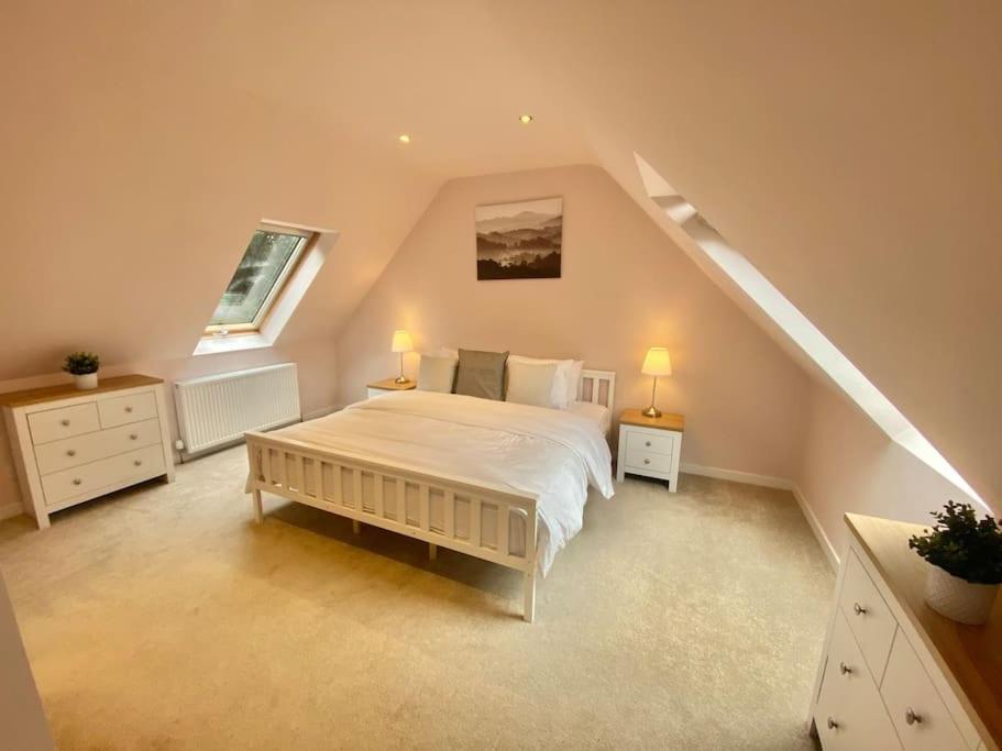 Charming 3/4 Bedroom Semi-Detached Cottage. Carberry Екстериор снимка
